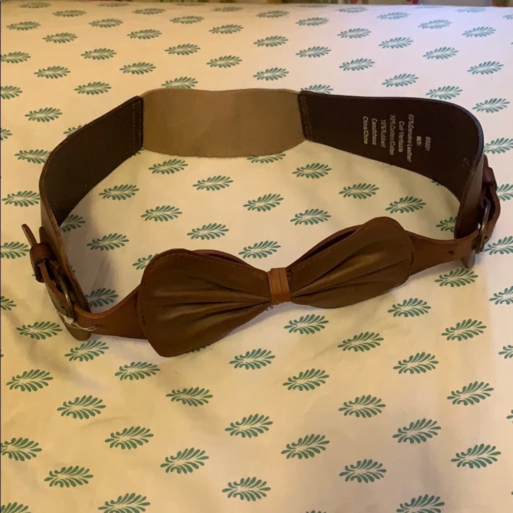 Brown bow belt
